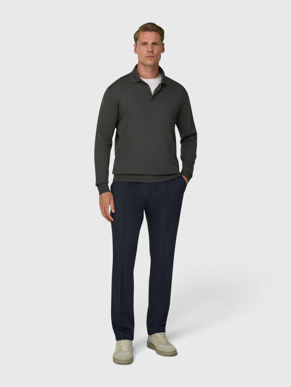 Dark blue trousers with a cuff - 4