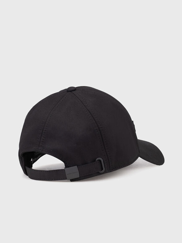 Baseball cap with embossed logo - 2