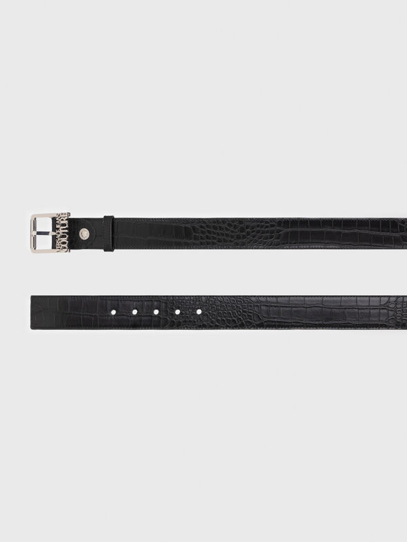 Croc-effect belt in black - 2