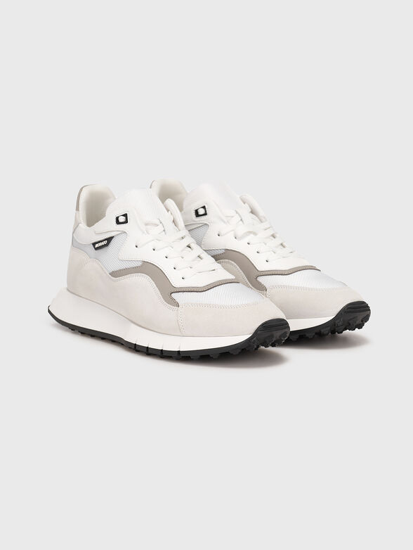 Sports shoes with contrast elements - 2