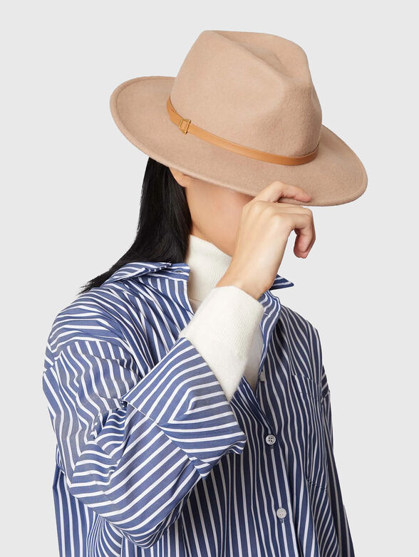 Hat in beige color - 2