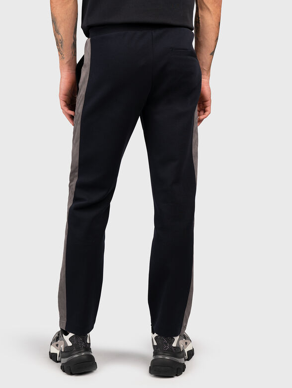 Sports trousers with contrast edging - 2
