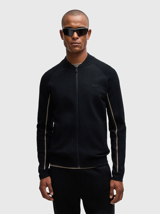 Суитшърт с акцентни шевове - 1