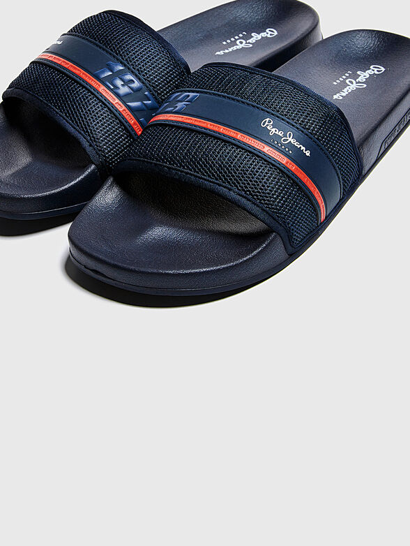 Slide sandals in black - 3