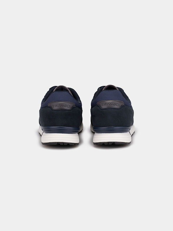 Sports shoes with logo - 4