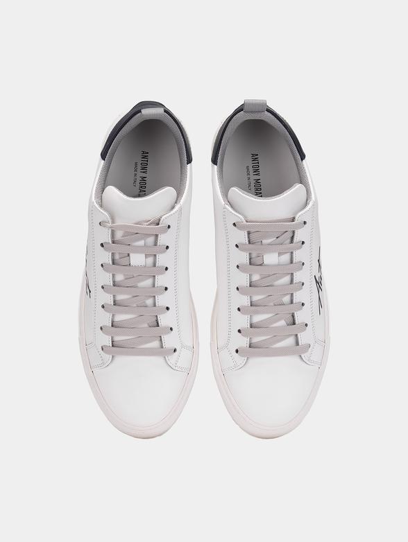 White sneakers with logo print - 6