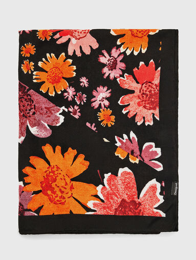 Scarf with floral accents  - 3