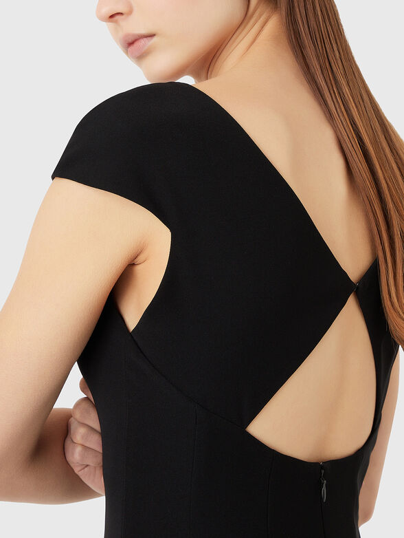 Midi dress with accent back - 3