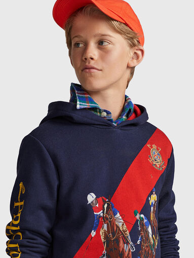 Sweatshirt with accent stripe and embroidery - 3