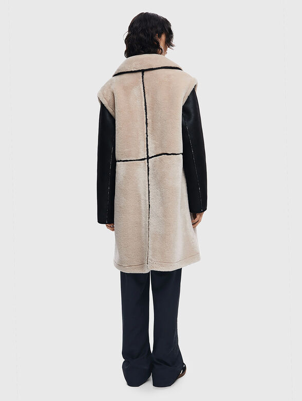 Coat with detachable sleeves - 2
