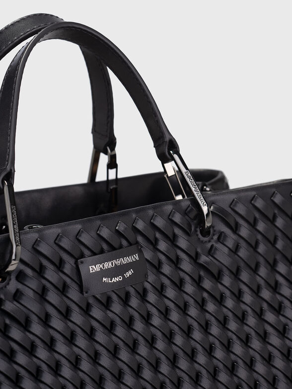 Big leather bag with knitted effect and logo - 5
