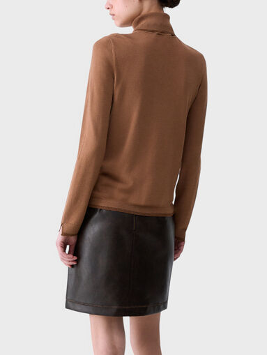 Black sweater made of a viscose blend - 3