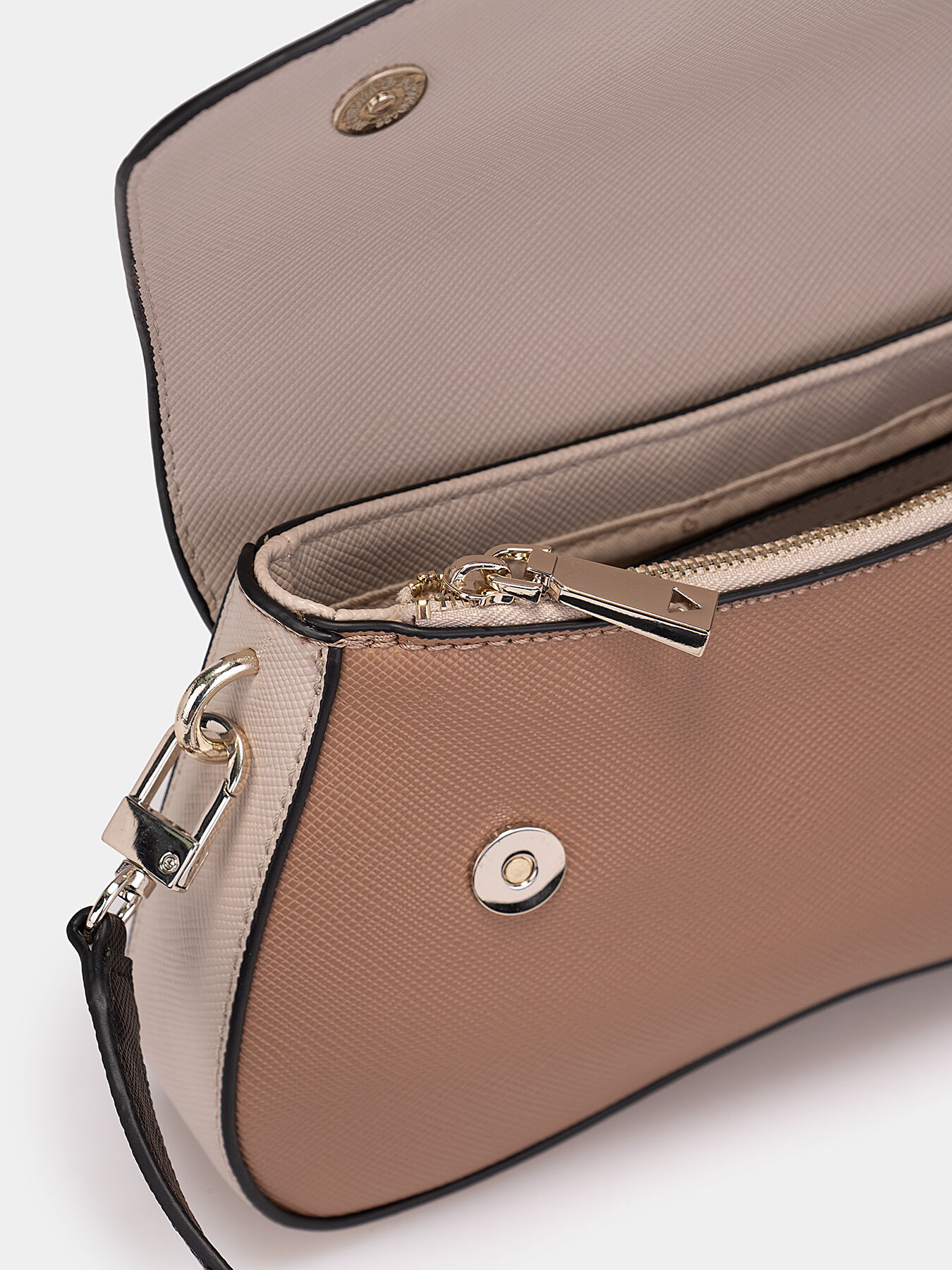 Handbag CORDELIA in black color brand GUESS — Globalbrandsstore.com/en