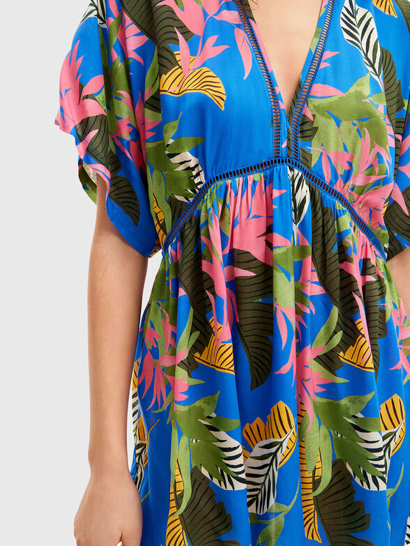 Beach dress with tropical print - 4