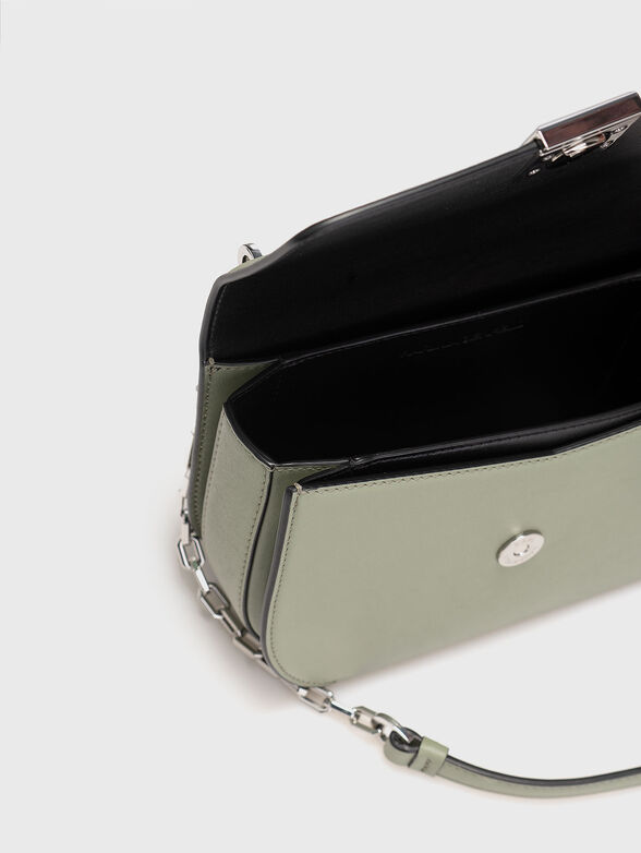 Crossbody bag with chain handle - 6
