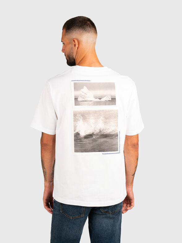 Oversized T-shirt with accent back - 3