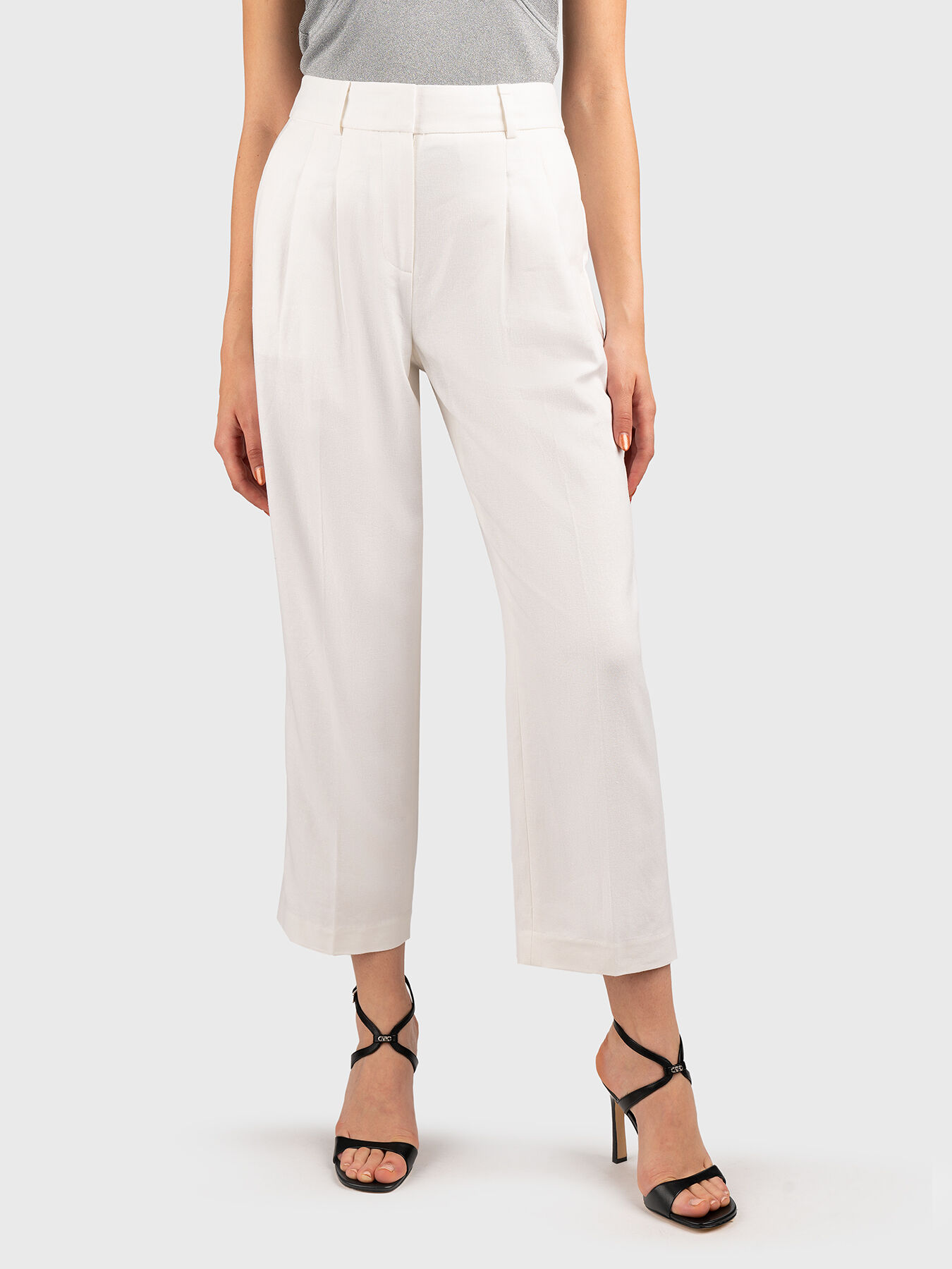 Straight cropped trousers store