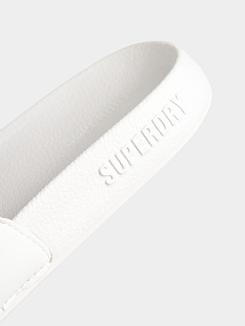 White beach slides with logo - 3