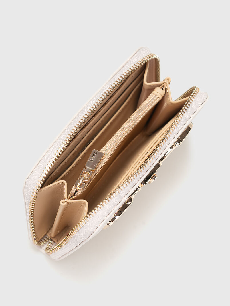 Wallet with a metal accent - 3