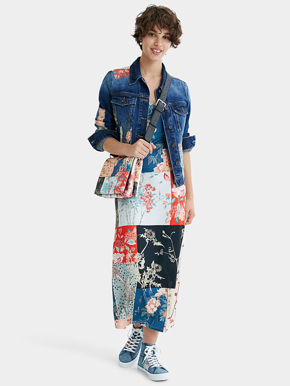 Denim jacket with floral motifs - 2