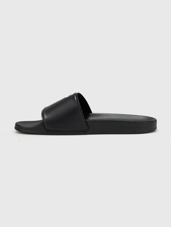 Beach slippers with a logo accent - 4