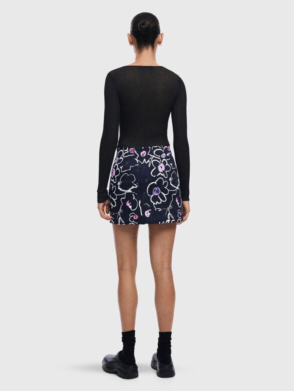 Mini skirt with floral print - 2
