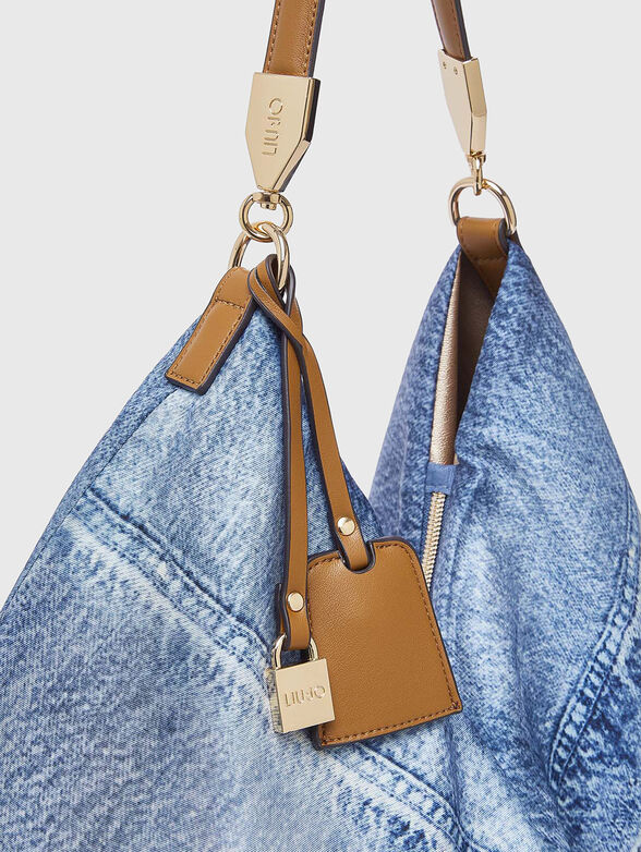 Denim-effect hobo bag - 4
