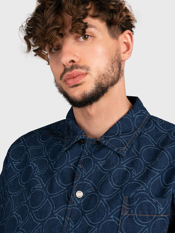 Blue denim shirt with monogram print - 4