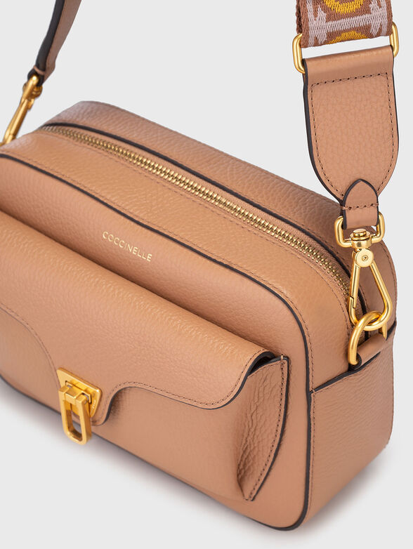 Crossbody bag with accent strap - 5