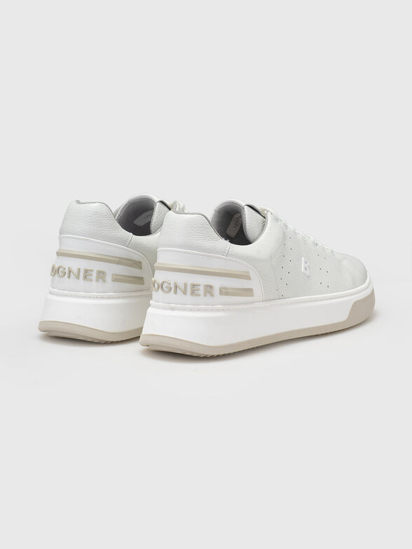 Leather sports shoes in black - 3