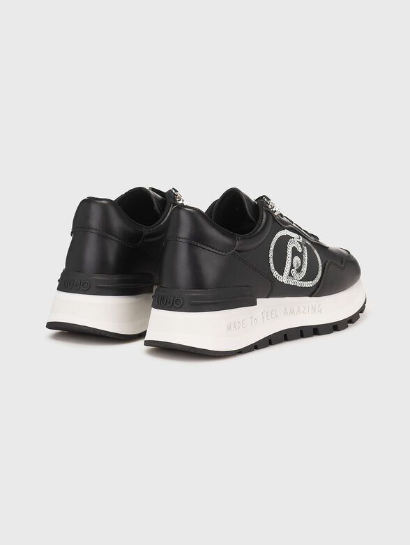 Sneakers with logo details - 3