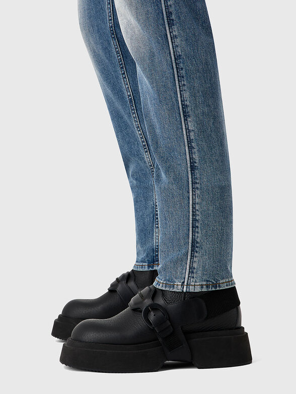 Blue straight jeans with washed effect - 4