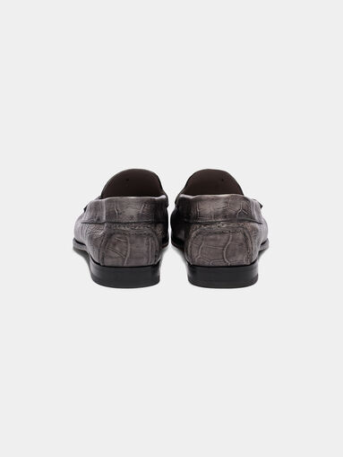 Leather moccasins with crocodile print - 4