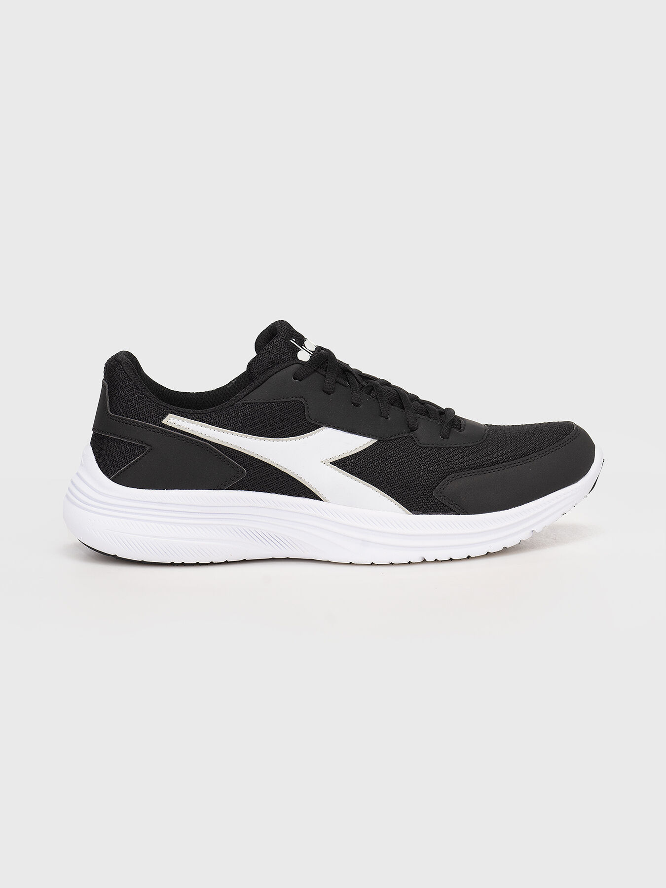 EAGLE 7 black sports shoes brand DIADORA Globalbrandsstore en