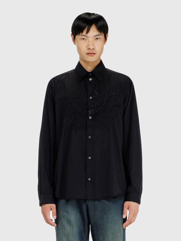 Black shirt with an embroidered logo - 1