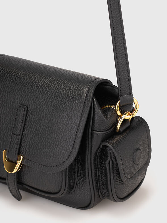 Leather crossbody bag with gold details - 5
