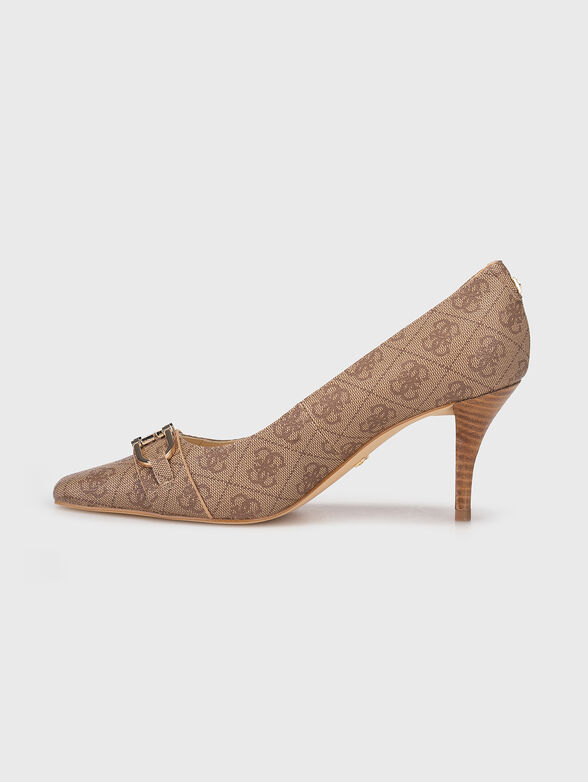 Beige heeled shoes with monogram print  - 4