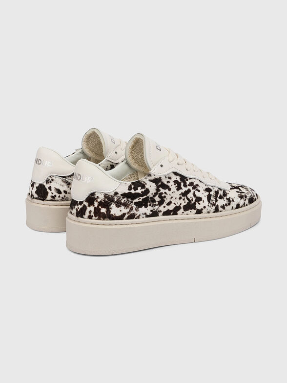 Leather sneakers with logo detail - 3