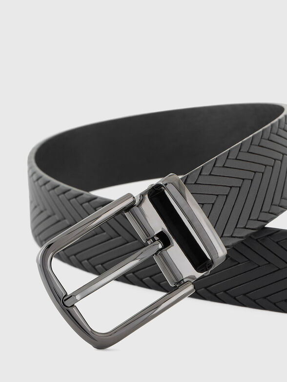 Leather belt with interwoven texture - 2