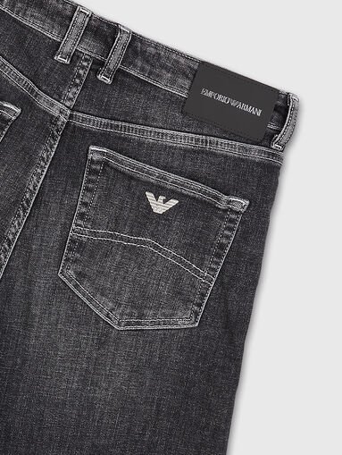 Slim jeans with a worn effect - 3