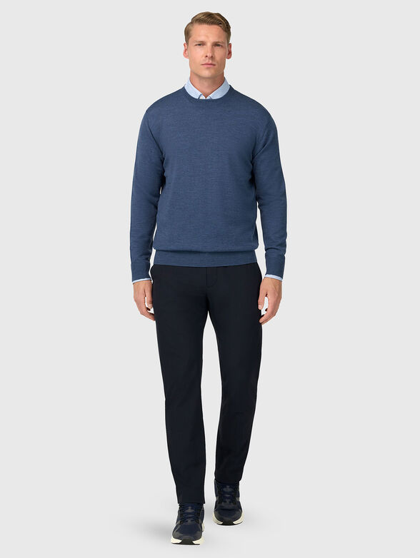 Wool sweater with oval neckline - 2