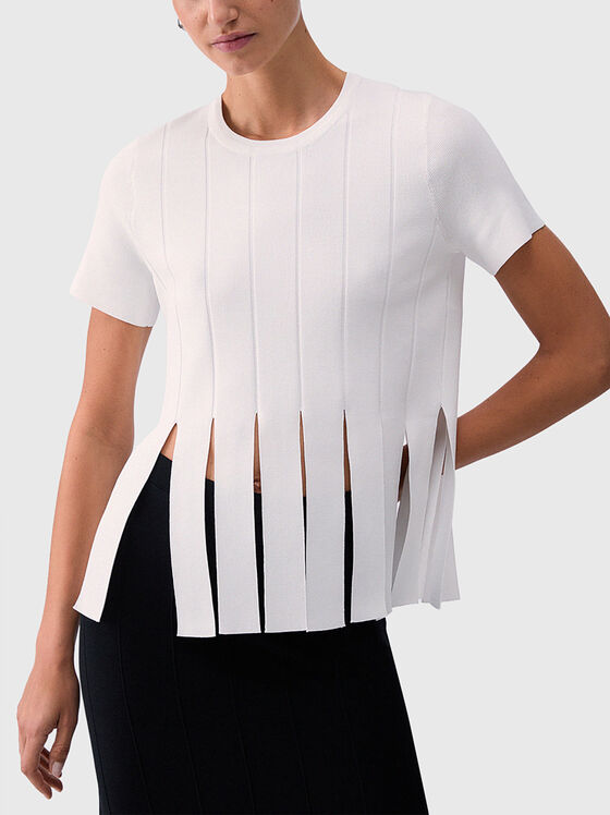 Пуловер с овално деколте и изрязани елементи - 1