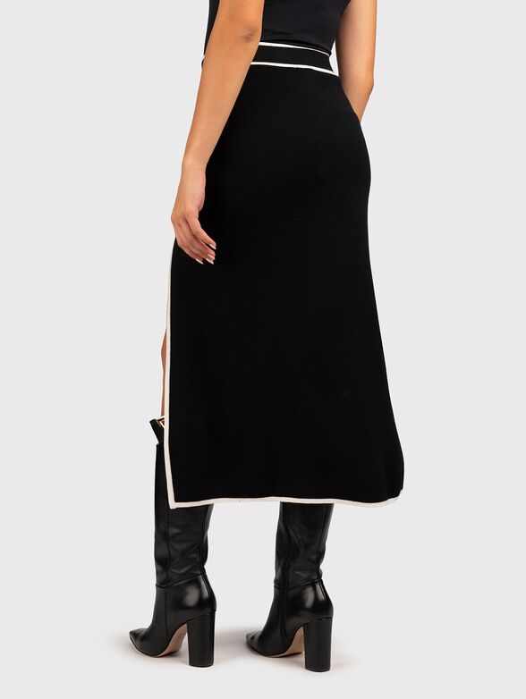 Skirt with accent slit - 2