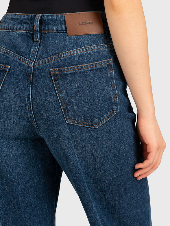 Blue high-waisted jeans with wide legs - 3