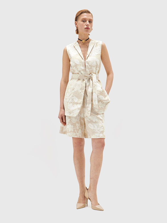 High waisted shorts with floral motifs - 4