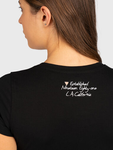 T-shirt with floral motifs - 4