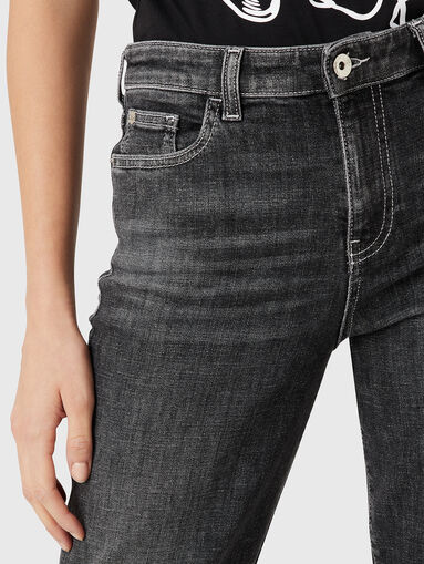 Slim jeans with a worn effect - 4