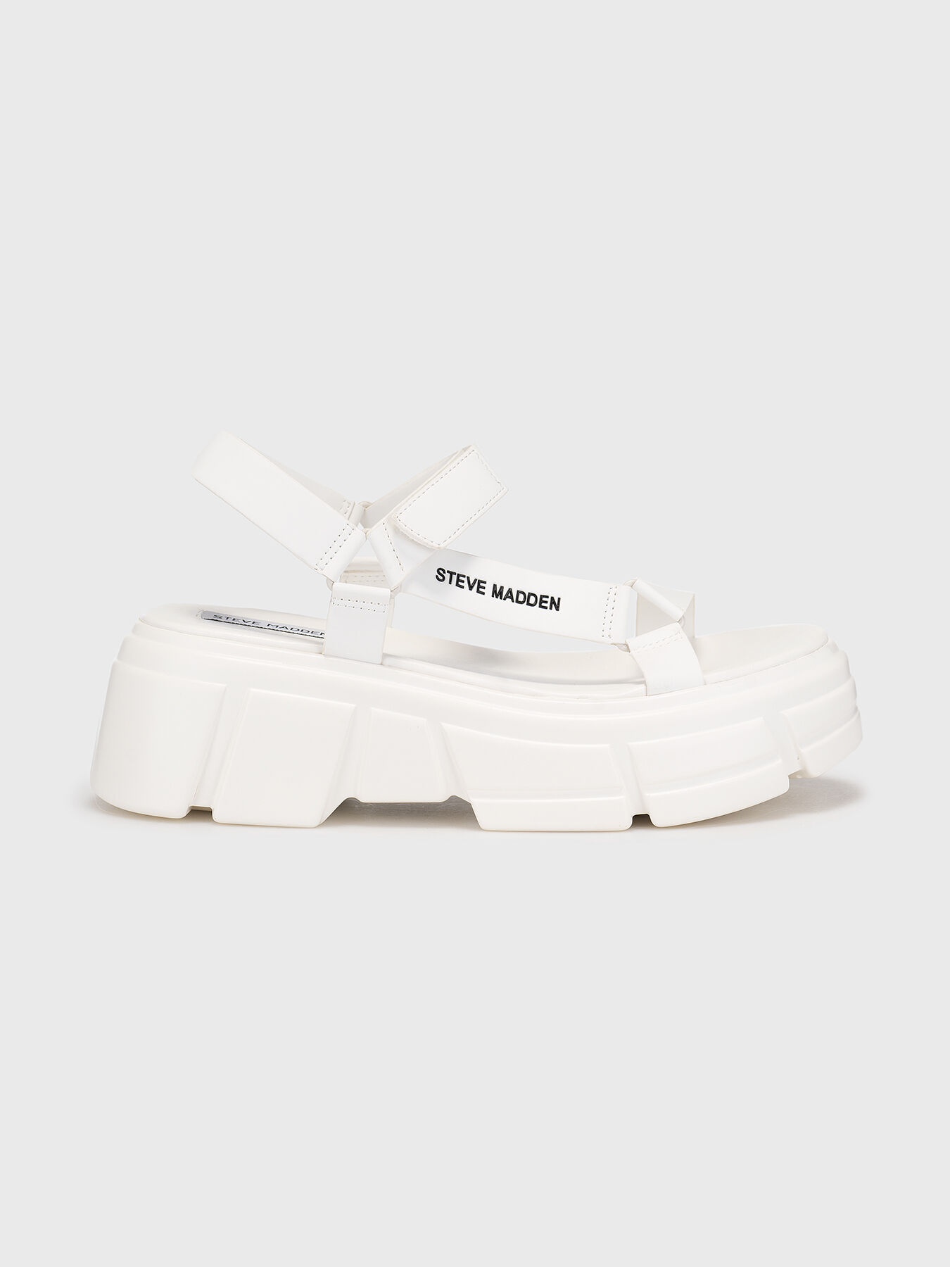 aLORS  Estelle   エステル　白　S-M ASSERTIVE black sandals brand STEVE MADDEN — Globalbrandsstore.com/en