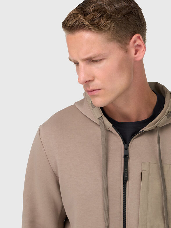 Sweatshirt with front pocket  - 4