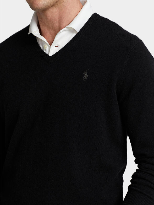 Black wool V-neck sweater - 4